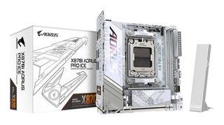 GIGABYTE X870I AORUS PRO ICE scheda madre AMD X870 Socket AM5 Micro ITX