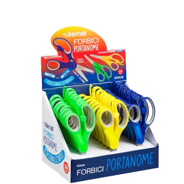 KOALA ESPOSITORE FORBICI 13 CM CON PORTANOME MANICO GOMMATO COLORI ASSORTITI CO…