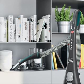 Hoover Diva DVE02BL 011 - Aspirapolvere - stick - senza sacco - rosso corsa