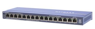 NETGEAR FS116Pv2 - Switch - unmanaged - 16 x 10/100 (PoE) - desktop, montaggio …
