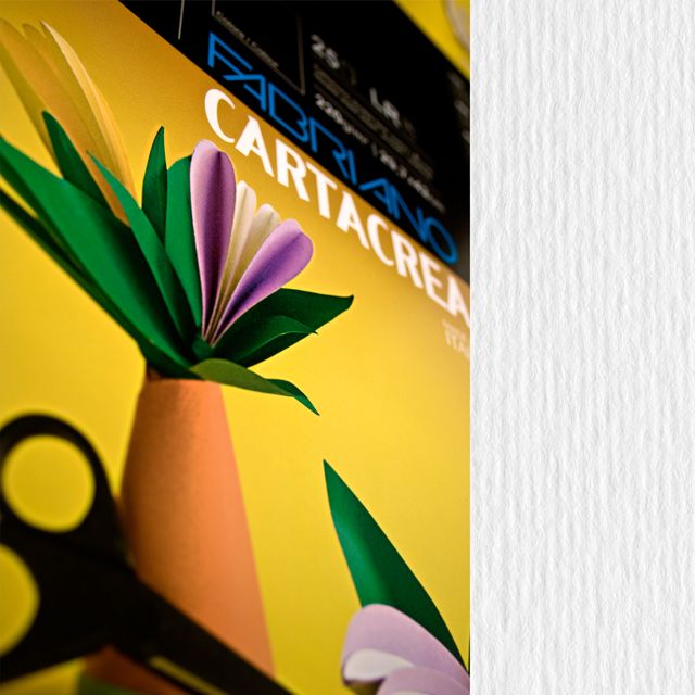 Cartoncino CartaCrea - 35 x 50 cm - 220 gr - bianco - Fabriano - blister 10 fog…